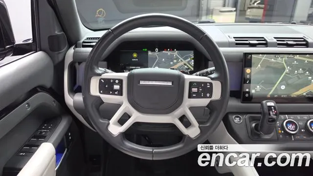 Land Rover Defender — Фото автомобиля 12
