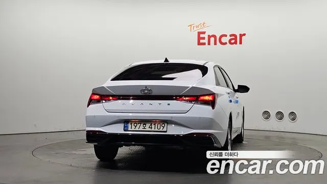 Hyundai AVANTE Avante (CN7) — Фото автомобиля 4