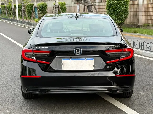 Honda Accord — Фото автомобиля 10