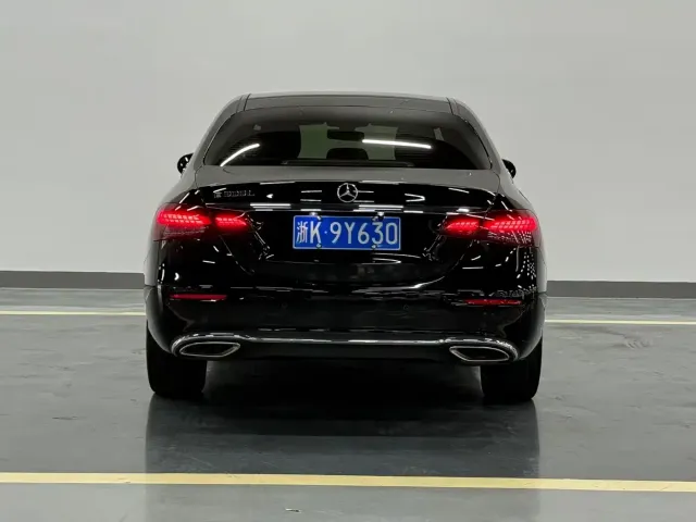 Mercedes-Benz E-Class — Фото автомобиля 9