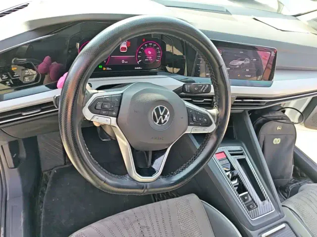Volkswagen Golf — Фото автомобиля 10