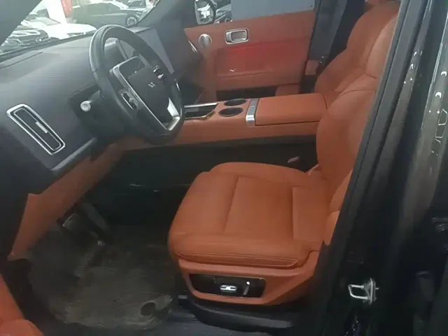 Li Auto L7 — Фото автомобиля 14