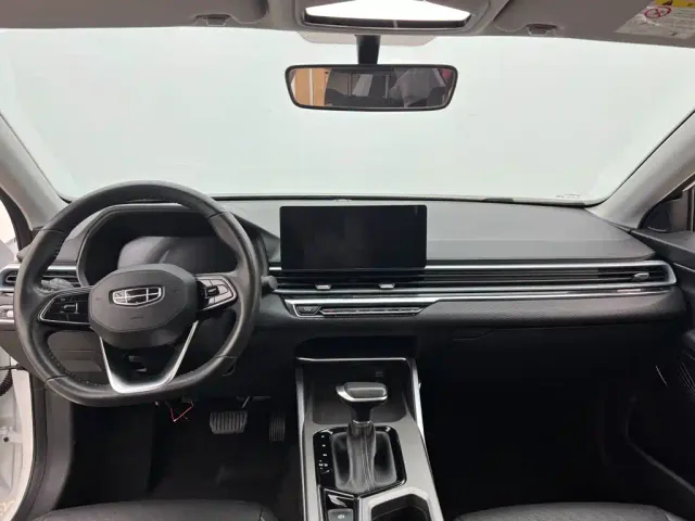 Geely Emgrand — Фото автомобиля 3