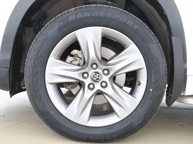 Toyota Highlander 2021 2.0T AWD Luxury 7-Seater — Фото автомобиля 14