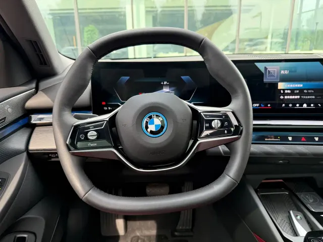 BMW i5 — Фото автомобиля 19