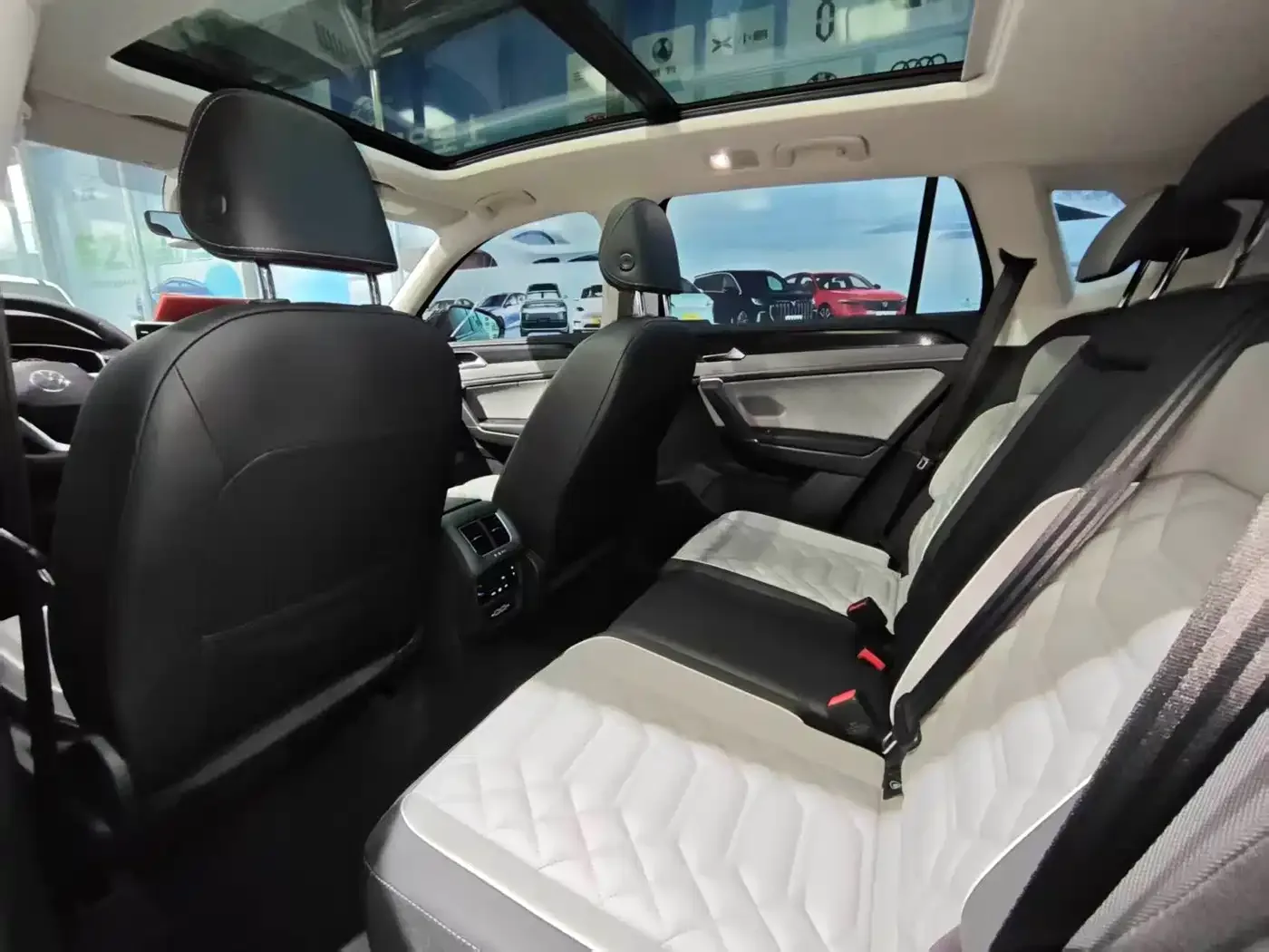 Volkswagen Tayron 2024 330TSI 2WD Luxury Plus Advanced — Фото автомобиля 6