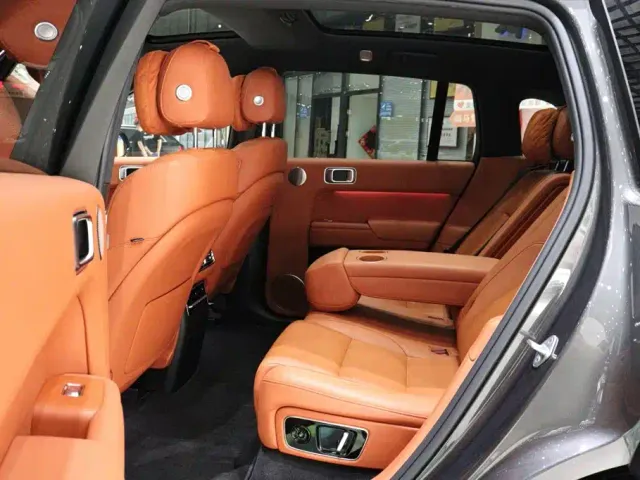 Li Auto L7 — Фото автомобиля 8