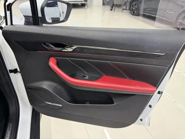 Geely Emgrand S — Фото автомобиля 7