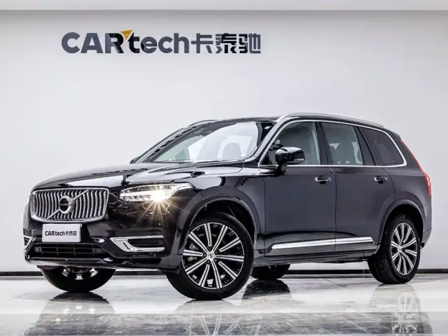 Volvo XC90 — Фото автомобиля 2
