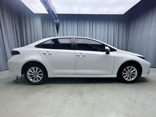 Toyota Corolla — Фото автомобиля 5
