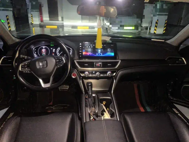 Honda Accord — Фото автомобиля 10