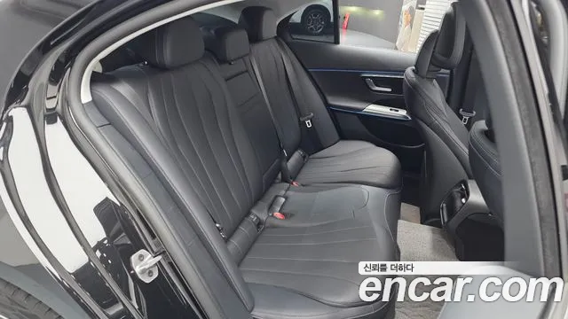Mercedes-Benz E-Class — Фото автомобиля 12