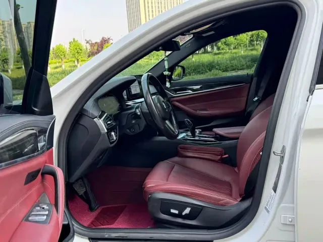 BMW 5 Series — Фото автомобиля 8