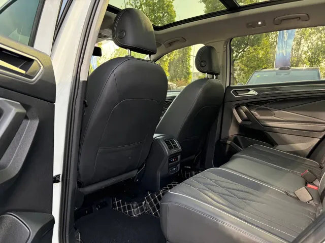 Volkswagen Tiguan L — Фото автомобиля 8