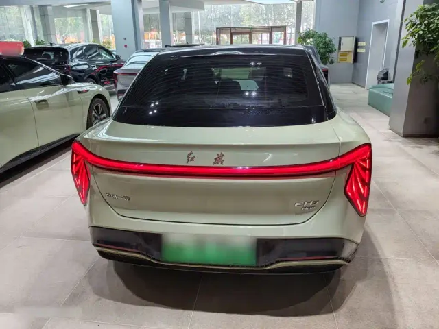 Hongqi EH7 — Фото автомобиля 5