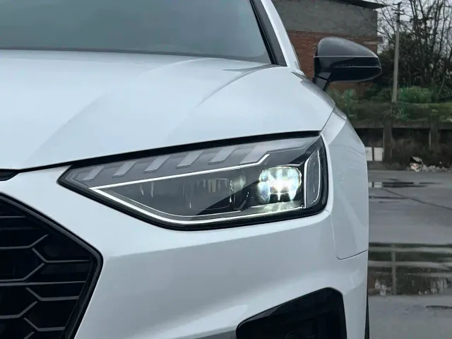 Audi A4L — Фото автомобиля 16