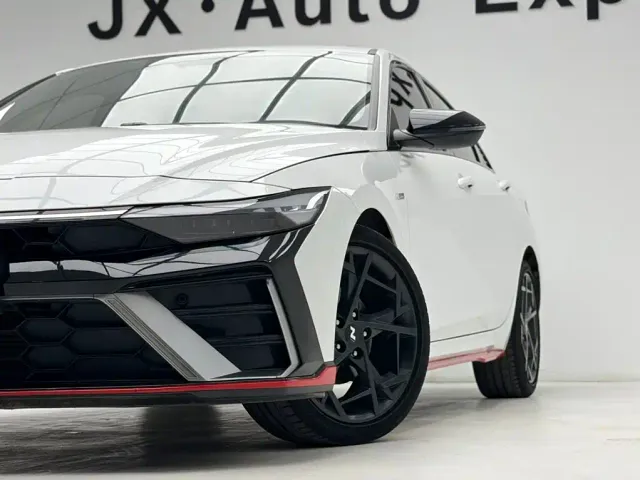 Hyundai Elantra — Фото автомобиля 5