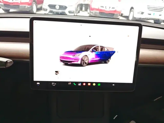 Tesla Model 3 — Фото автомобиля 12