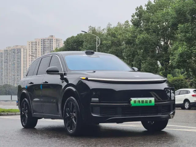 Li Auto L8 — Фото автомобиля 3