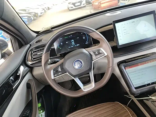 BYD Qin PLUS — Фото автомобиля 10