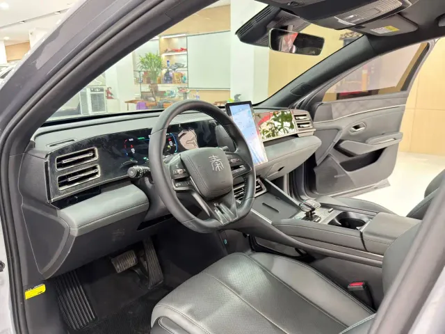 BYD Qin L — Фото автомобиля 4