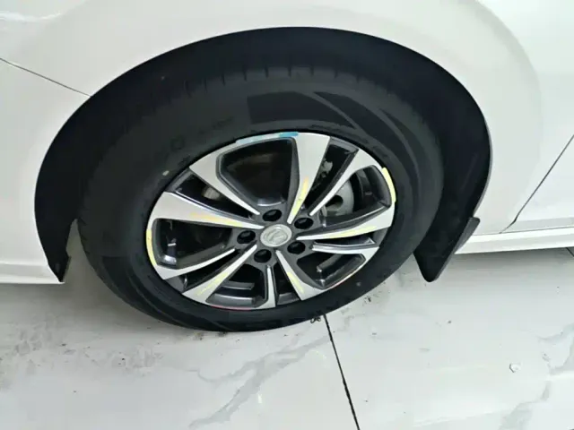 Changan Eado — Фото автомобиля 22
