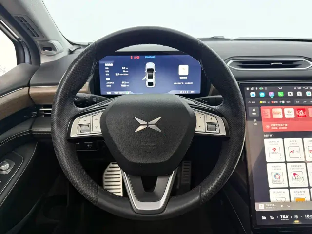 Xpeng P5 — Фото автомобиля 8