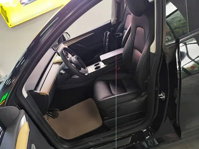 Tesla Model Y — Фото автомобиля 14