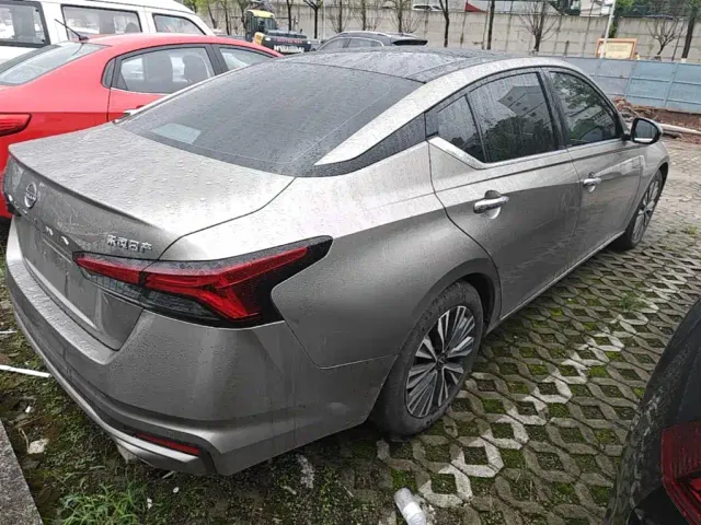 Nissan Teana — Фото автомобиля 6