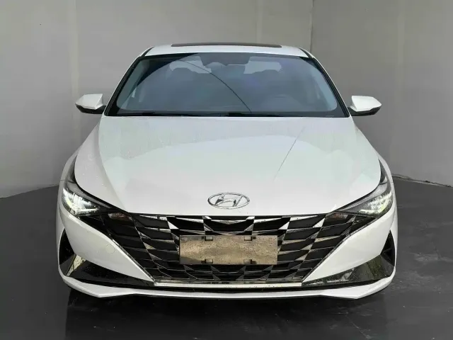 Hyundai Elantra — Фото автомобиля 2