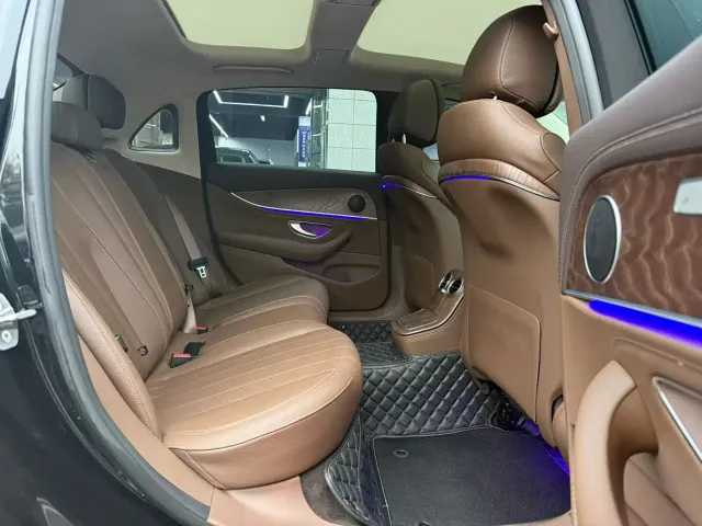 Mercedes-Benz E-Class — Фото автомобиля 7