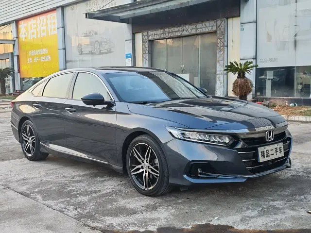 Honda Accord — Фото автомобиля 3