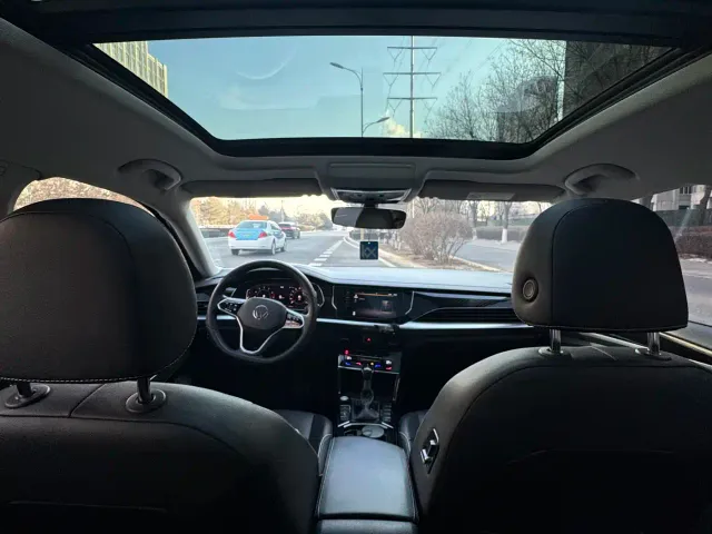Volkswagen Passat — Фото автомобиля 8