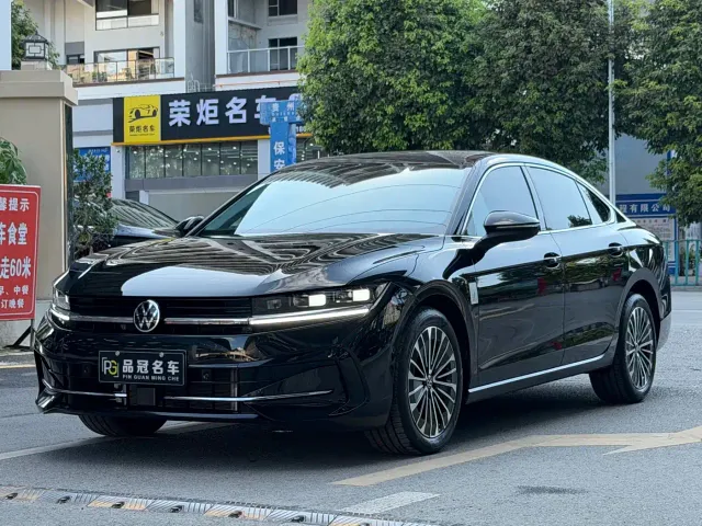 Фотография автомобиля — Volkswagen Magotan