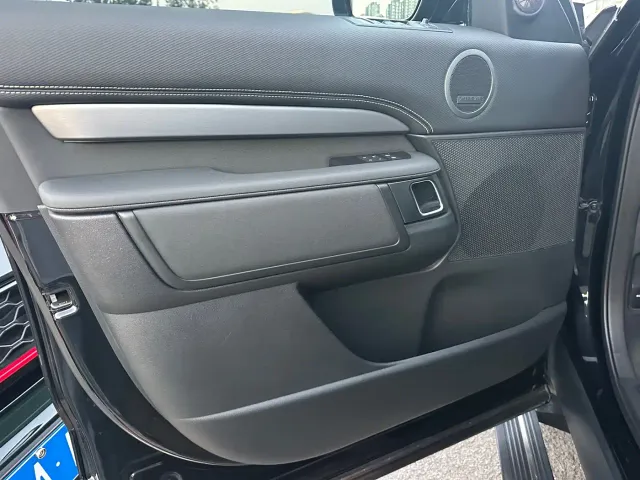 Land Rover Discovery — Фото автомобиля 10