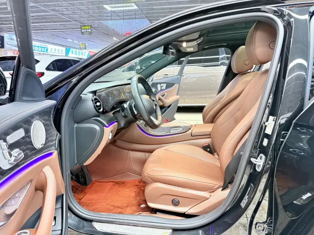 Mercedes-Benz E-Class — Фото автомобиля 13