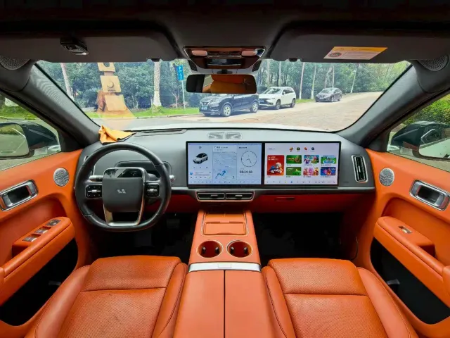 Li Auto L7 — Фото автомобиля 5