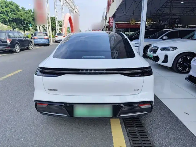 Geely Galaxy E8 — Фото автомобиля 5