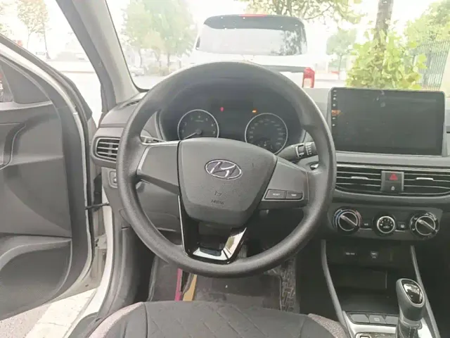 Hyundai Elantra — Фото автомобиля 10