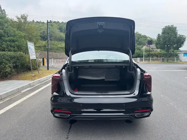 Hongqi H5 — Фото автомобиля 14