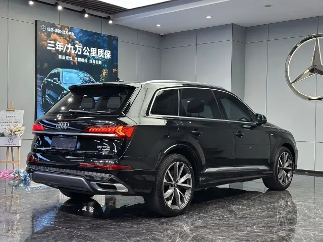 Audi Q7 — Фото автомобиля 7