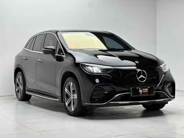 Mercedes-Benz EQE SUV — Фото автомобиля 3