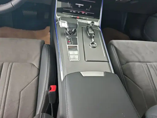 Audi A6L — Фото автомобиля 13