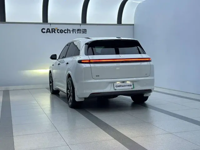 Li Auto L7 — Фото автомобиля 8