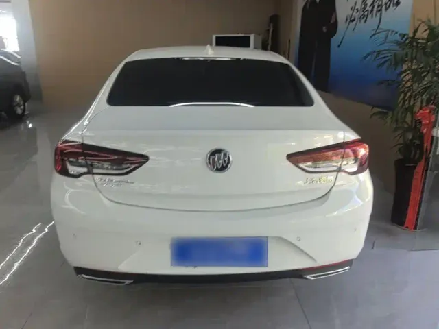 Buick Regal — Фото автомобиля 5