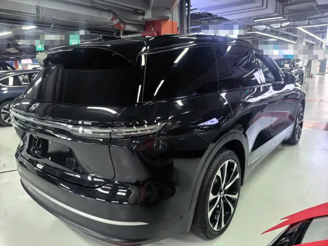 Nio ES8 — Фото автомобиля 12