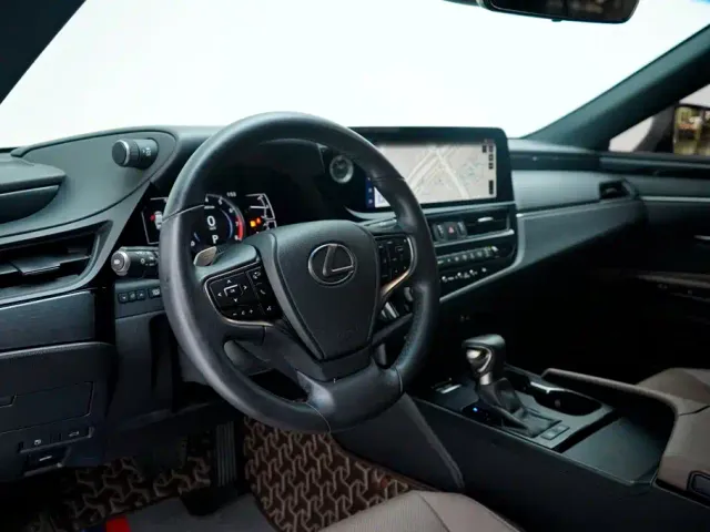 Lexus ES — Фото автомобиля 15