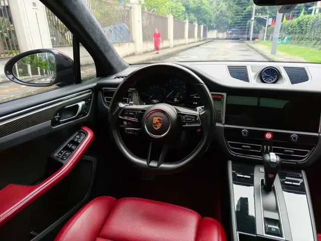 Porsche Macan — Фото автомобиля 11