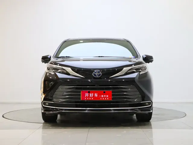 Фотография автомобиля — Toyota Sienna