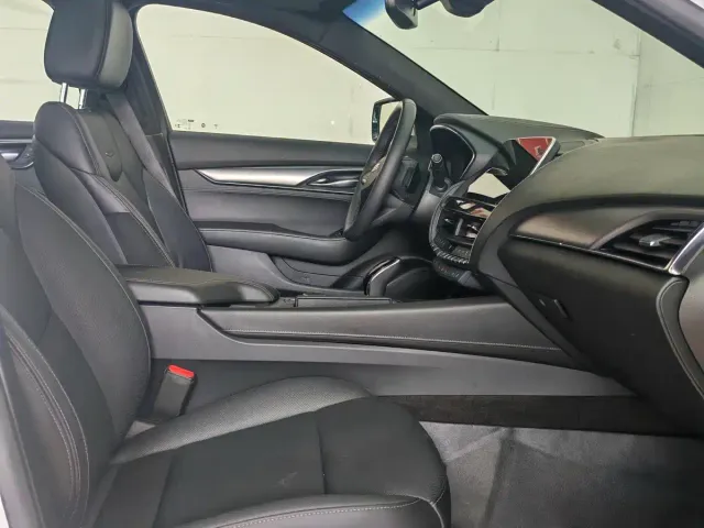 Cadillac CT5 — Фото автомобиля 10